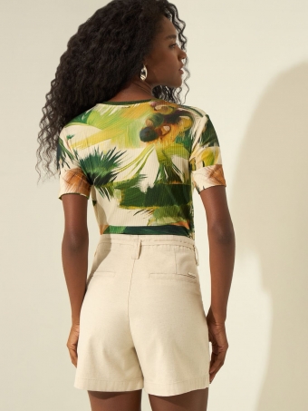 BLUSA ESTAMPADA COM DECOTE EM V E MANGAS CURTAS