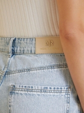 CALÇA MORENA ROSA RETA CÓS ALTO BOLSO RELÓGIO JEANS