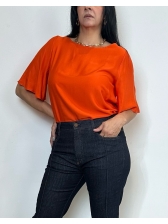 Blusa fluida com mangas amplas em viscose