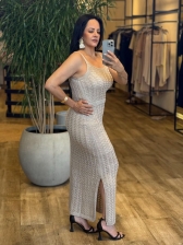 VESTIDO EM TRICOT ATEMPORAL COM FENDAS NAS LATERAIS