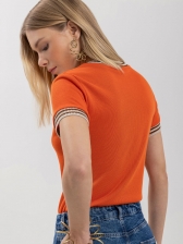 Blusa De Mangas Curtas Em Malha Com Gola Diferenciada